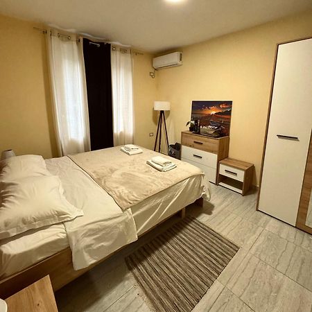 Urban Apartment In Blloku Tiran Dış mekan fotoğraf